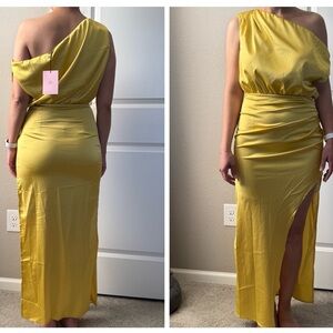 NWT Hello Molly The Elite Girl Yellow Satin One Shoulder Maxi Sz 6 Thigh Slit